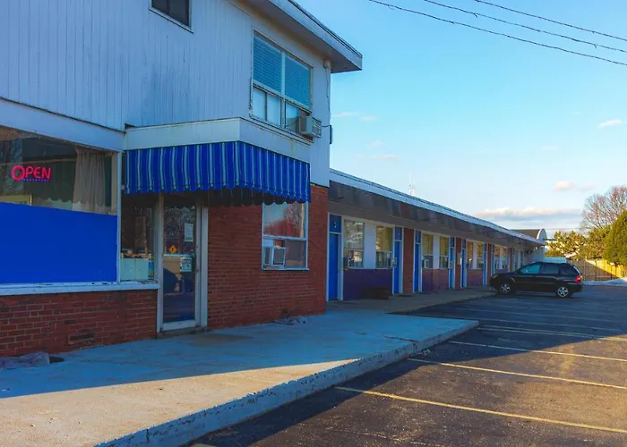 Motel: Red Horse Motel Dayton Moraine